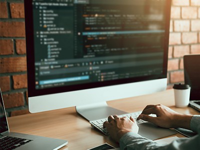 エネルギー貯蔵は主に次の 2 つの点に基づいています